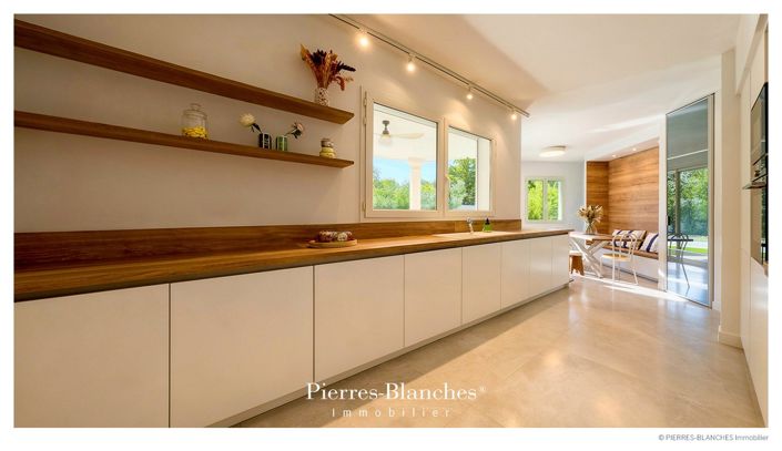 Image No.6-4 Bed House for sale