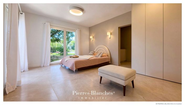 Image No.8-4 Bed House for sale