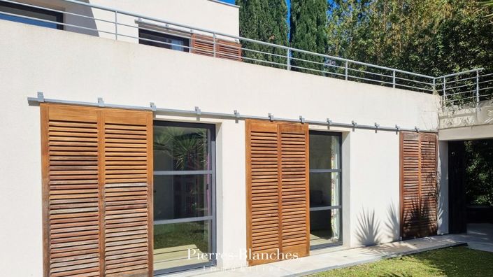 Image No.19-5 Bed House for sale