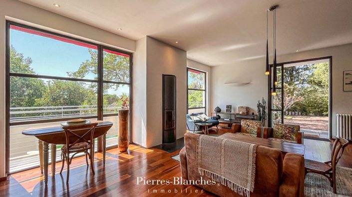 Image No.4-5 Bed House for sale