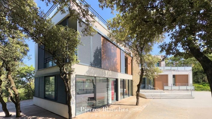 Image No.3-5 Bed House for sale