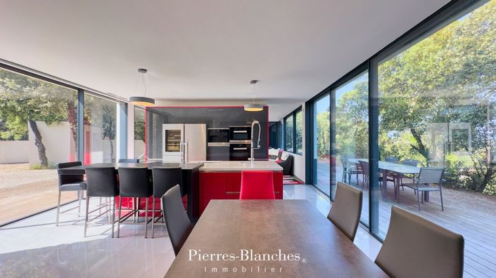 Image No.6-5 Bed House for sale