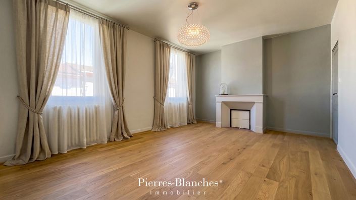 Image No.6-7 Bed House for sale