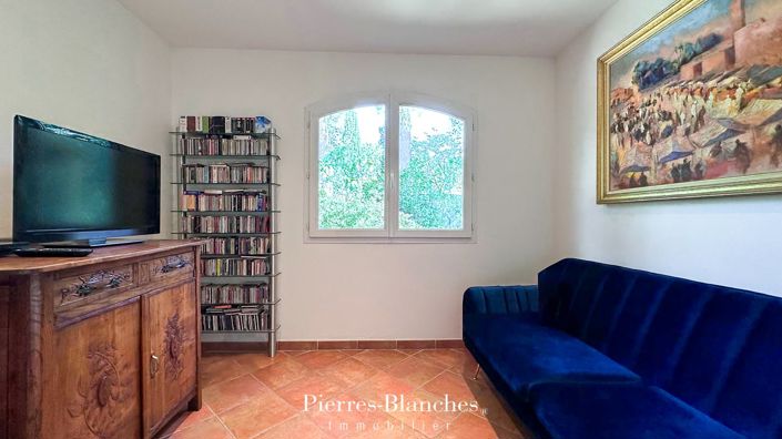 Image No.14-6 Bed House for sale
