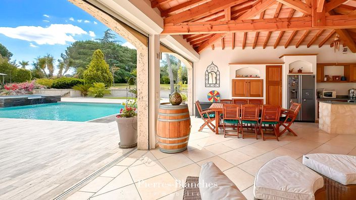 Image No.6-5 Bed House for sale