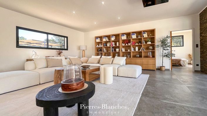 Image No.11-6 Bed House for sale