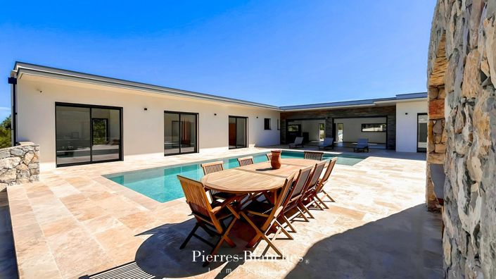 Image No.16-6 Bed House for sale