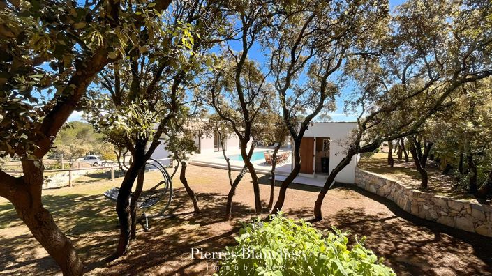 Image No.19-6 Bed House for sale