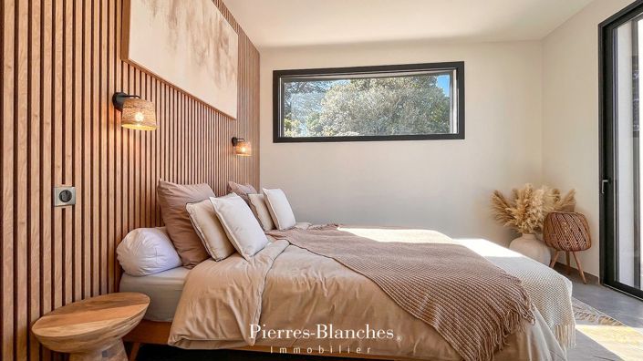 Image No.7-6 Bed House for sale