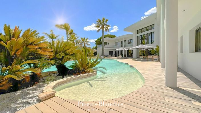 Image No.2-6 Bed House for sale