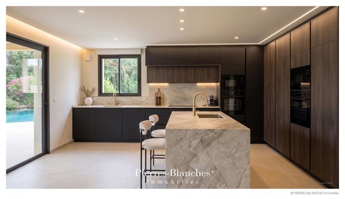 Image No.5-5 Bed House for sale