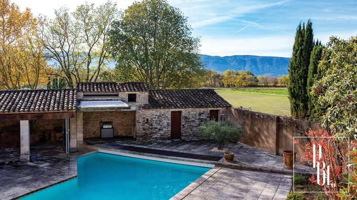 Image No.2-Maison de 5 chambres à vendre à Gordes