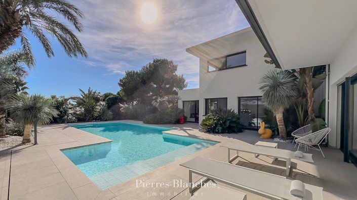 Image No.4-5 Bed House for sale