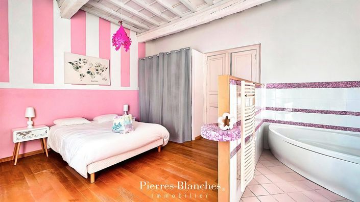 Image No.13-10 Bed House for sale