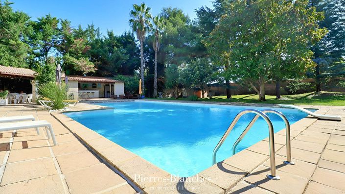 Image No.2-4 Bed House for sale