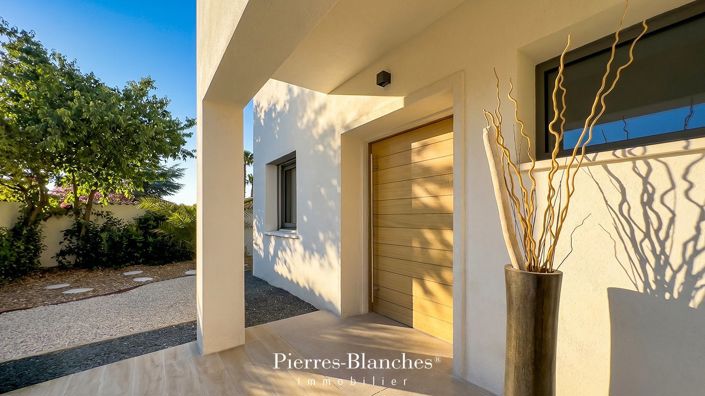 Image No.11-5 Bed House for sale