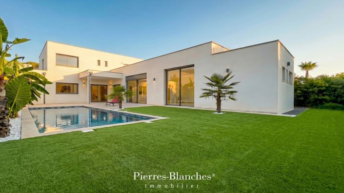Image No.2-5 Bed House for sale