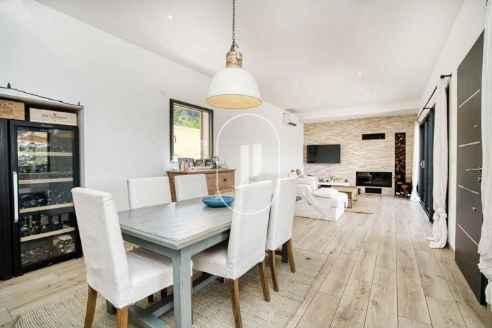 Image No.7-4 Bed House for sale