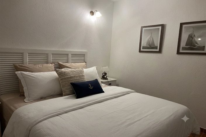 Image No.7-5 Bed House for sale