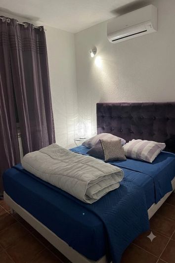 Image No.9-5 Bed House for sale