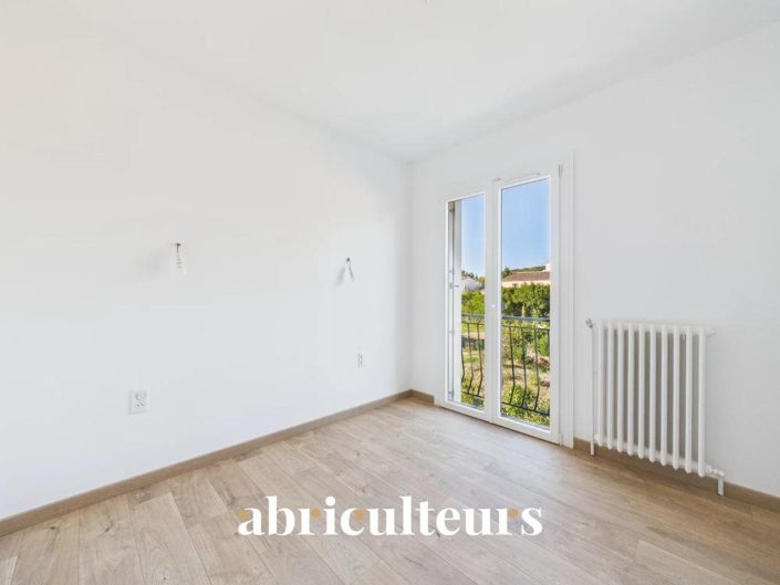 Image No.19-3 Bed House for sale