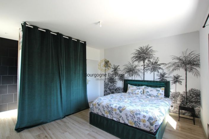 Image No.8-3 Bed House for sale
