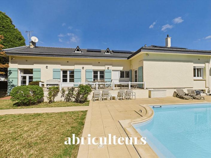 Image No.16-5 Bed House for sale