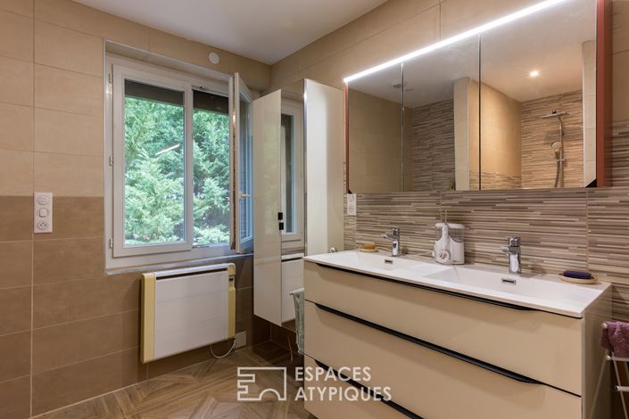 Image No.9-5 Bed House for sale