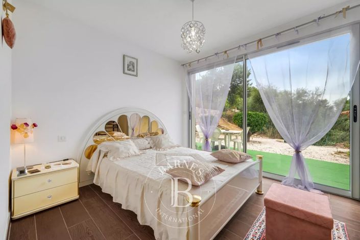 Image No.29-House for sale