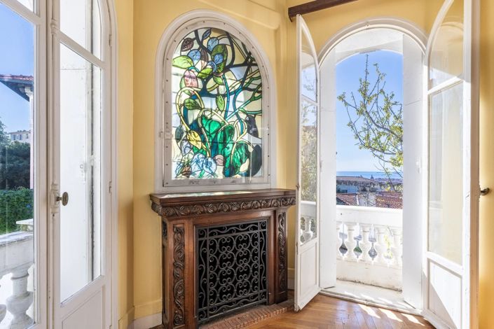 Image No.10-6 Bed House for sale