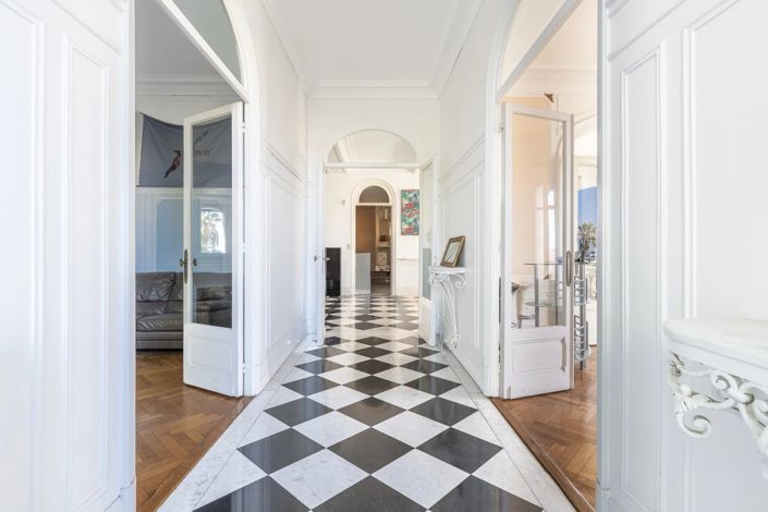 Image No.4-6 Bed House for sale