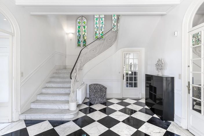 Image No.6-6 Bed House for sale
