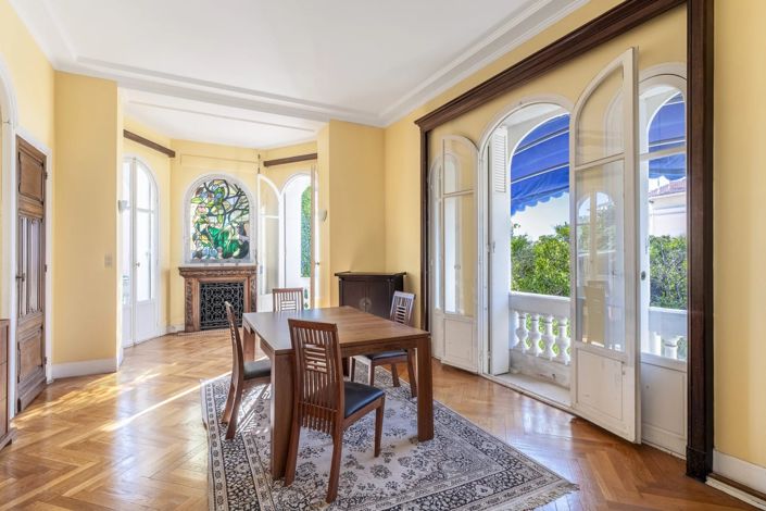 Image No.9-6 Bed House for sale