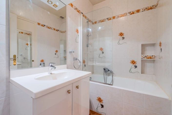 Image No.16-4 Bed House for sale