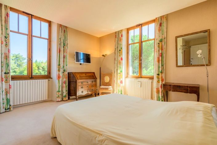Image No.24-4 Bed House for sale