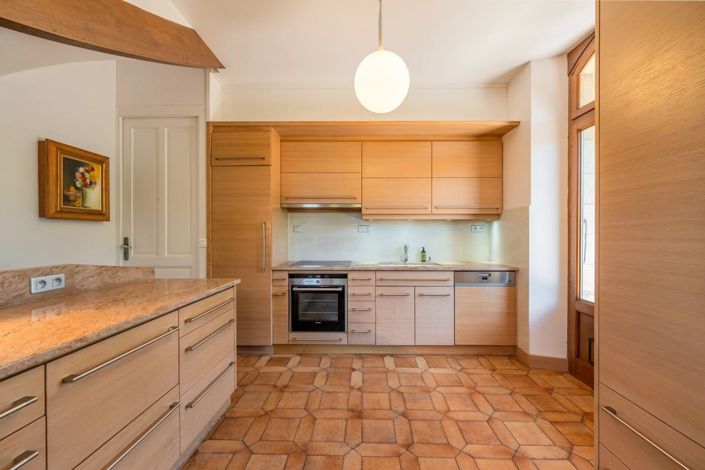 Image No.28-4 Bed House for sale