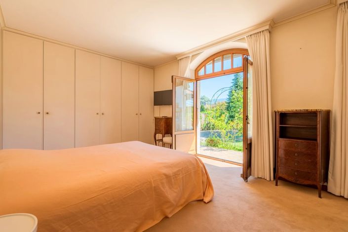 Image No.32-4 Bed House for sale