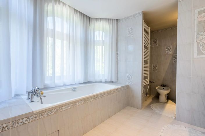 Image No.33-4 Bed House for sale