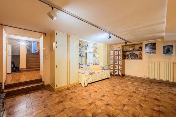 Image No.35-4 Bed House for sale