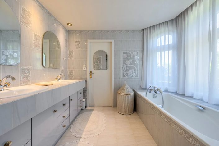 Image No.39-4 Bed House for sale