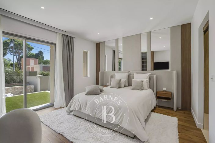 Image No.13-5 Bed House for sale
