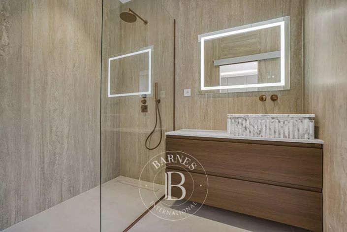 Image No.14-5 Bed House for sale
