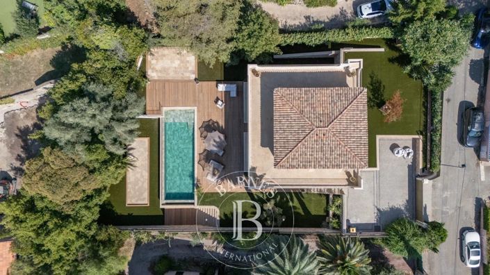 Image No.18-5 Bed House for sale