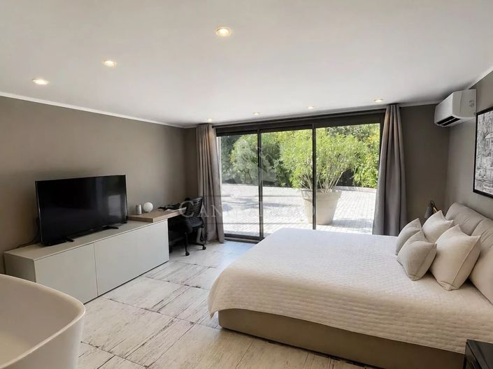 Image No.10-5 Bed House for sale