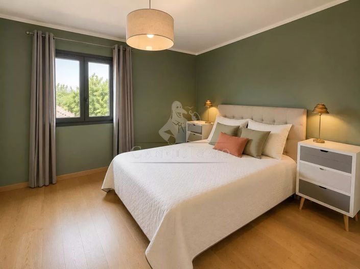 Image No.12-5 Bed House for sale