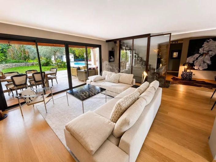Image No.4-5 Bed House for sale