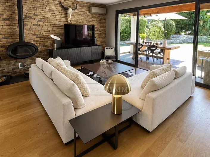 Image No.5-5 Bed House for sale