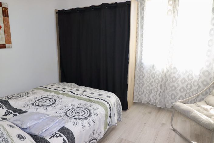 Image No.12-4 Bed House for sale
