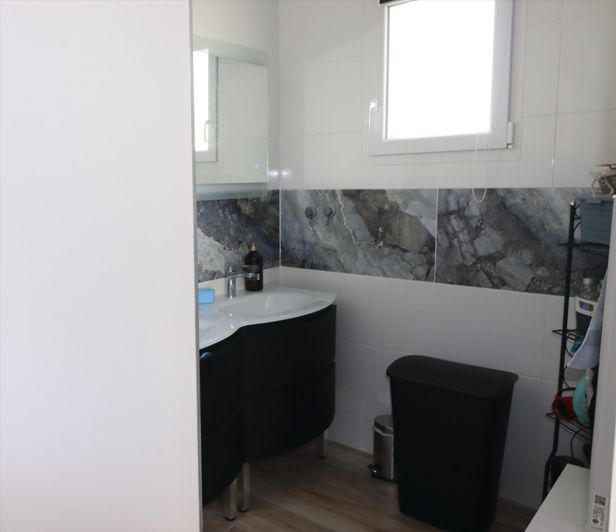 Image No.14-4 Bed House for sale