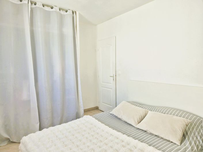 Image No.12-3 Bed House for sale